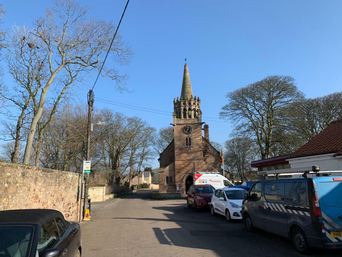 Appartamento Church View / The Craster Arms In Beadnell Esterno foto